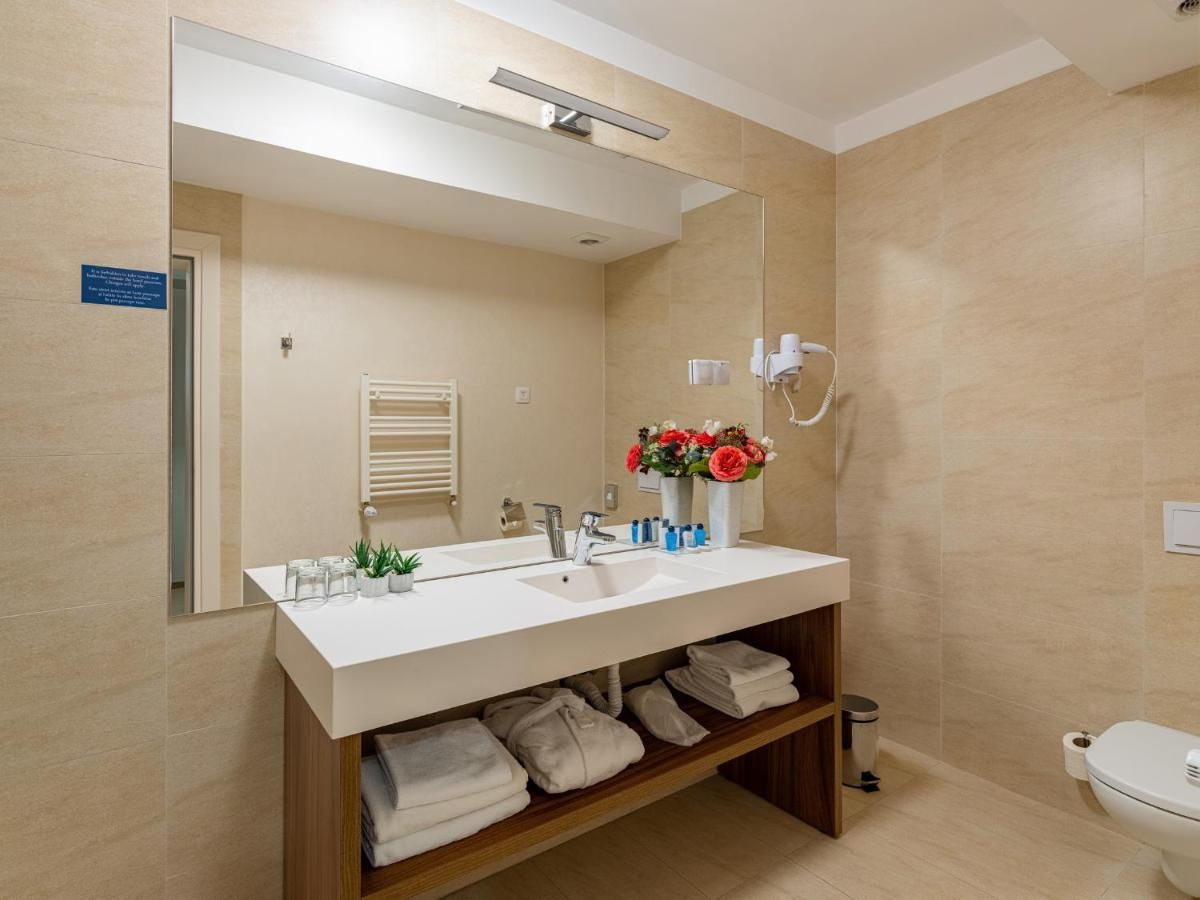Отель Concorde Old Bucharest Hotel Бухарест