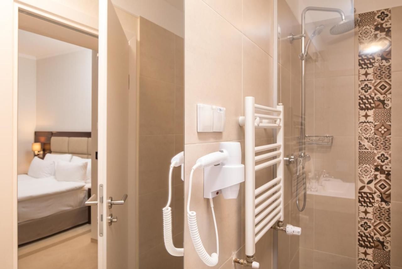Отель Concorde Old Bucharest Hotel Бухарест