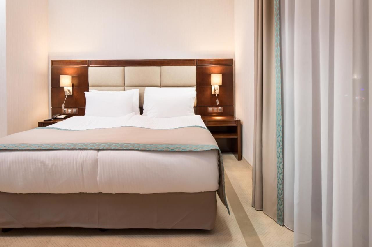 Отель Concorde Old Bucharest Hotel Бухарест