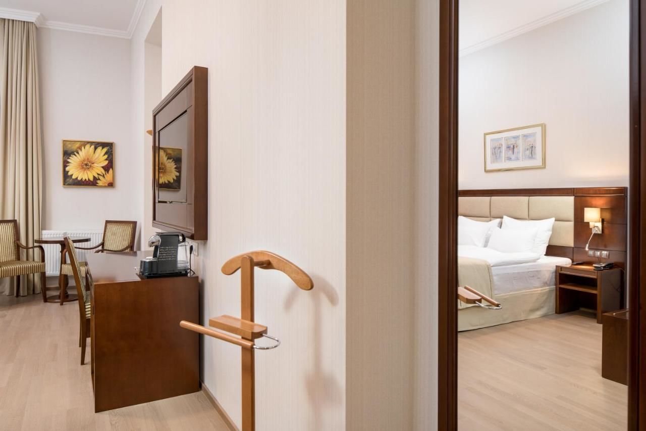 Отель Concorde Old Bucharest Hotel Бухарест-47