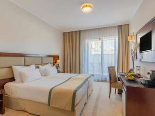 Отель Concorde Old Bucharest Hotel Бухарест Номер делюкс с балконом-8