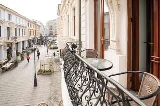 Отель Concorde Old Bucharest Hotel Бухарест Номер делюкс с балконом-2