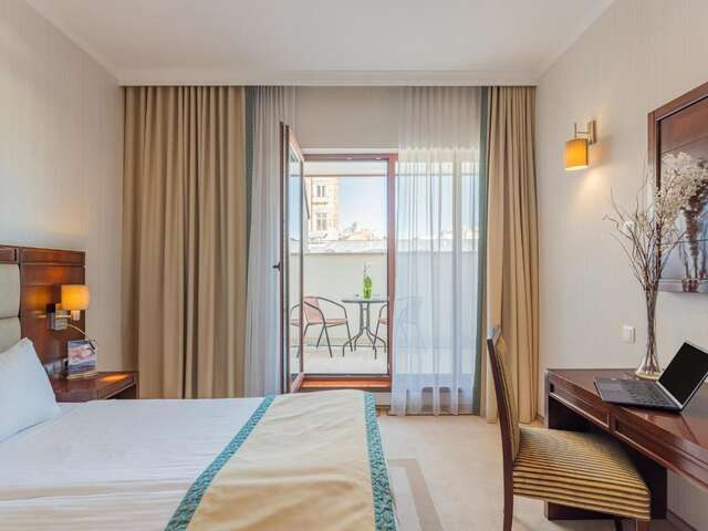 Отель Concorde Old Bucharest Hotel Бухарест-16