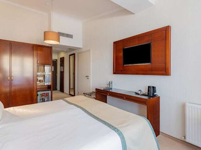 Отель Concorde Old Bucharest Hotel Бухарест-30