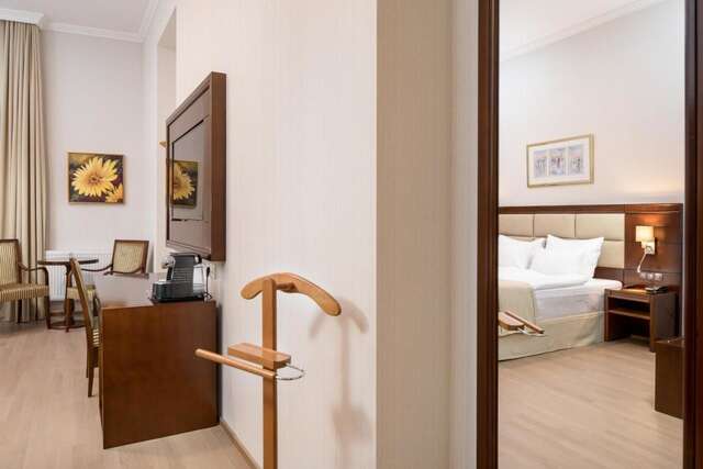 Отель Concorde Old Bucharest Hotel Бухарест-46